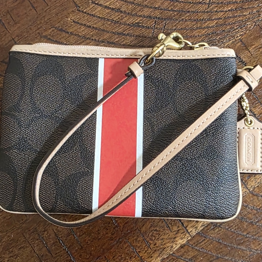Coach Signature Hampton Stripe Corner Zip Wristlet With Red Stripe And Mini Tag - Picture 6 of 9